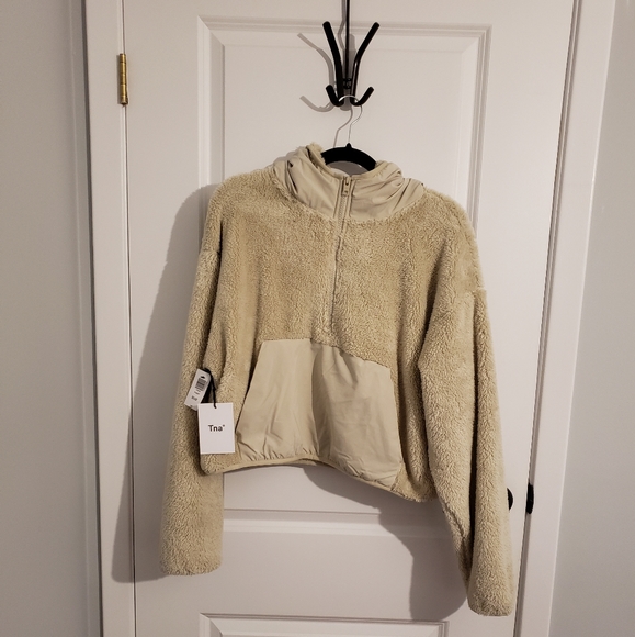 TNA ARITZIA Keaton Mullein Fuzzy Cropped Hoodie - Picture 6 of 12